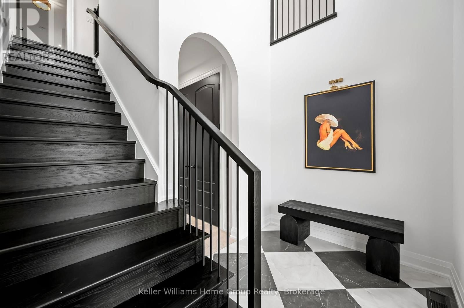 35 HALLS DRIVE Image 16
