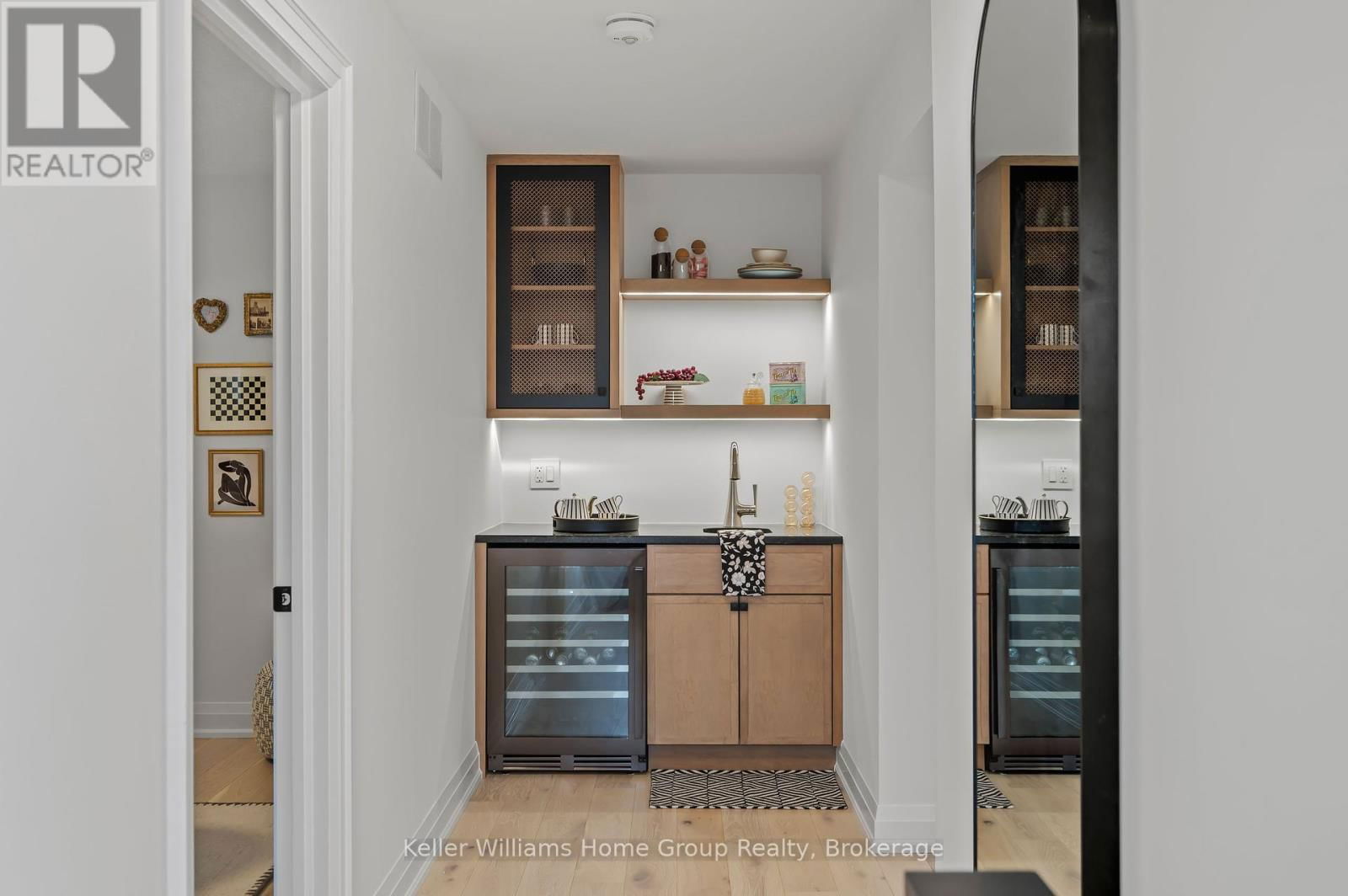35 HALLS DRIVE Image 18
