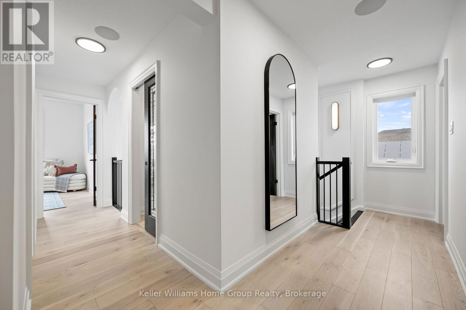 35 HALLS DRIVE Image 19