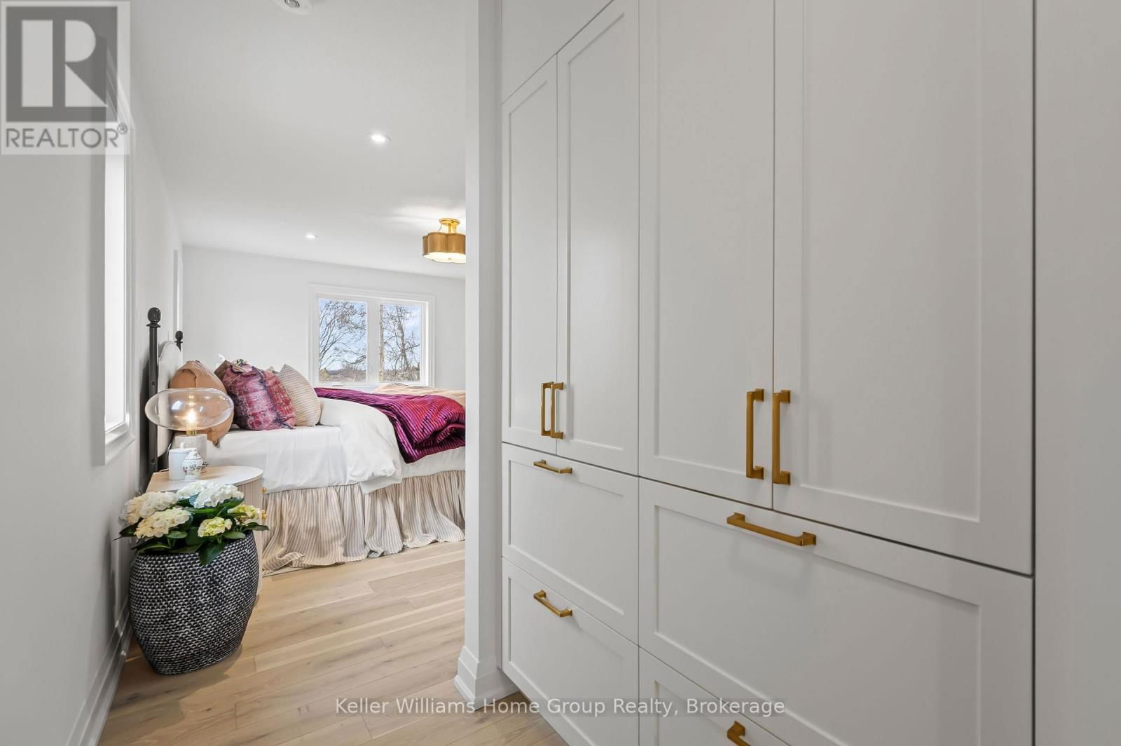 35 HALLS DRIVE Image 20
