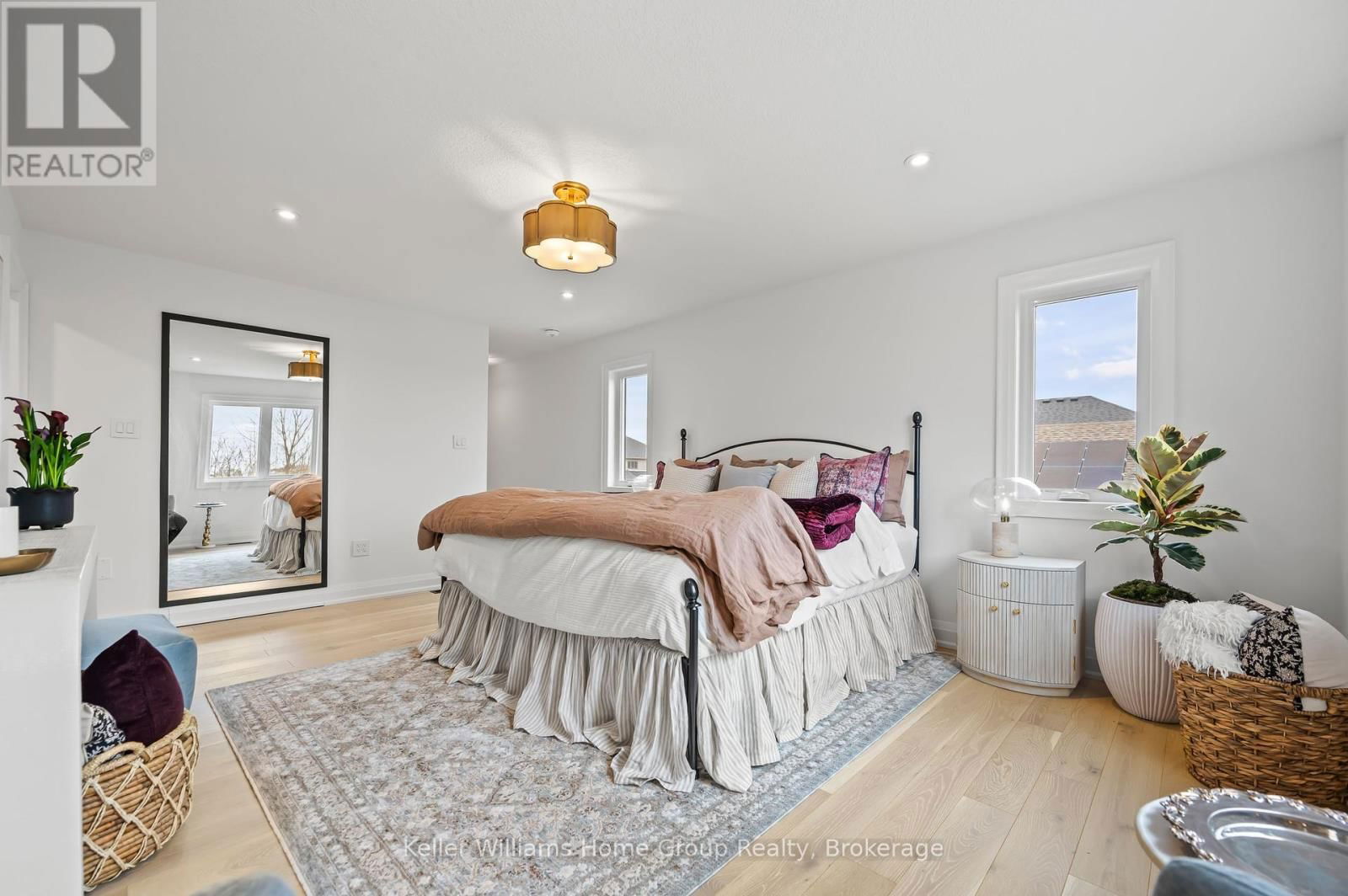 35 HALLS DRIVE Image 22