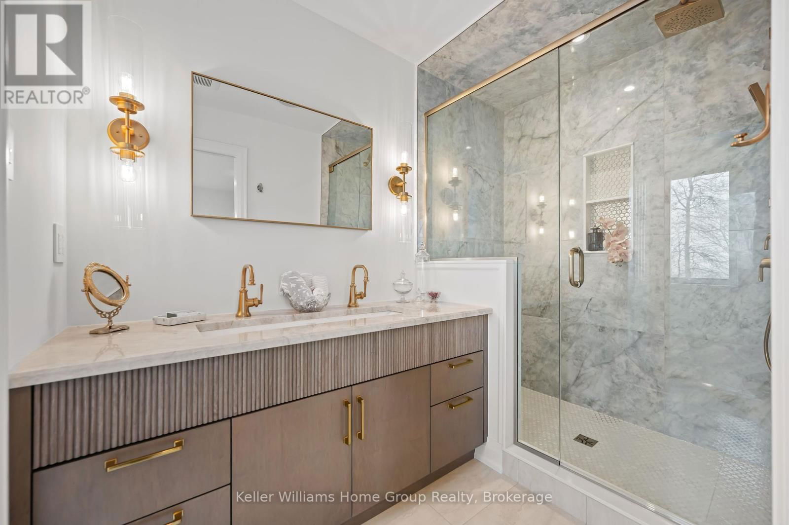 35 HALLS DRIVE Image 23