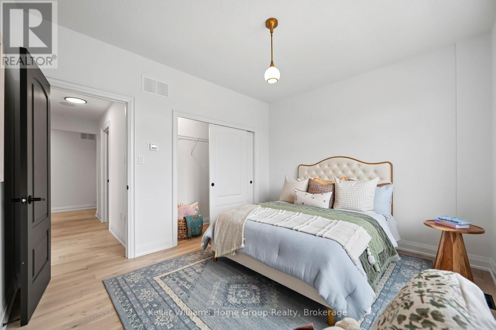 35 HALLS DRIVE Image 30
