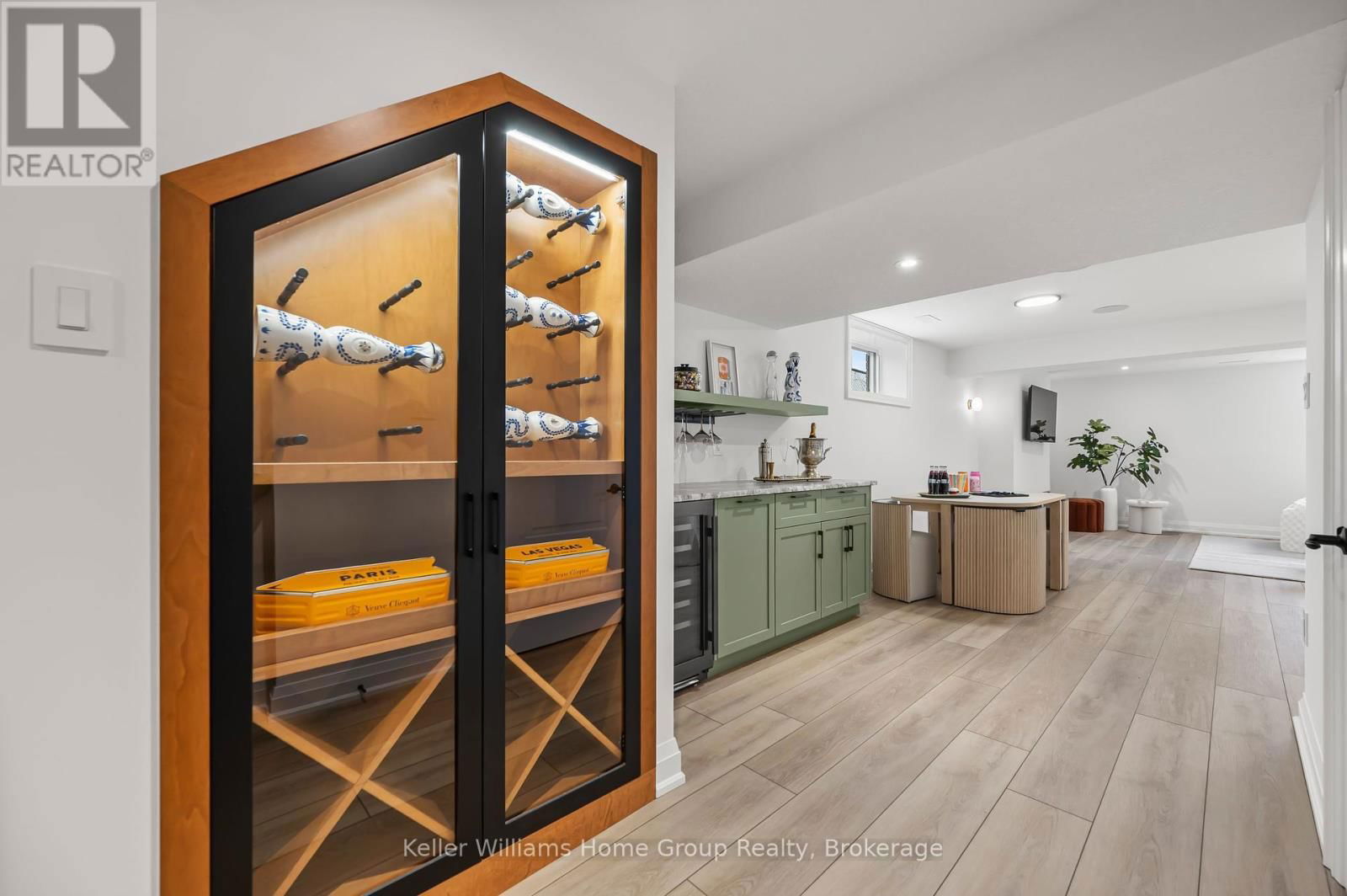 35 HALLS DRIVE Image 37