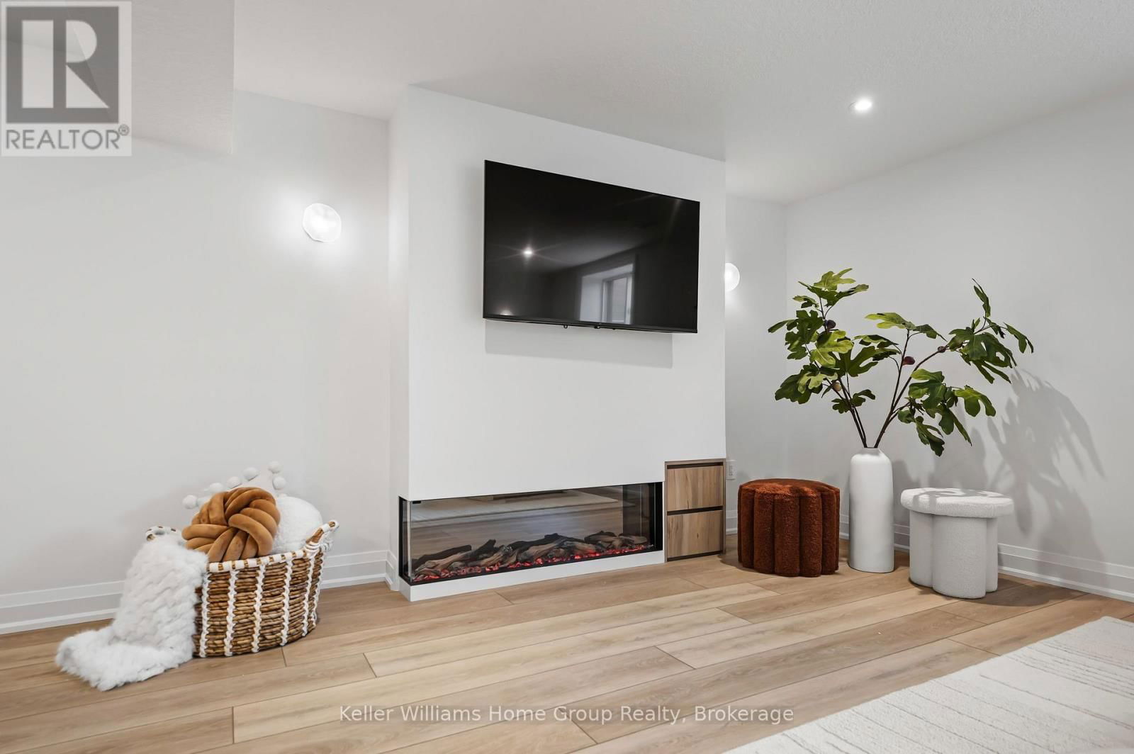 35 HALLS DRIVE Image 42