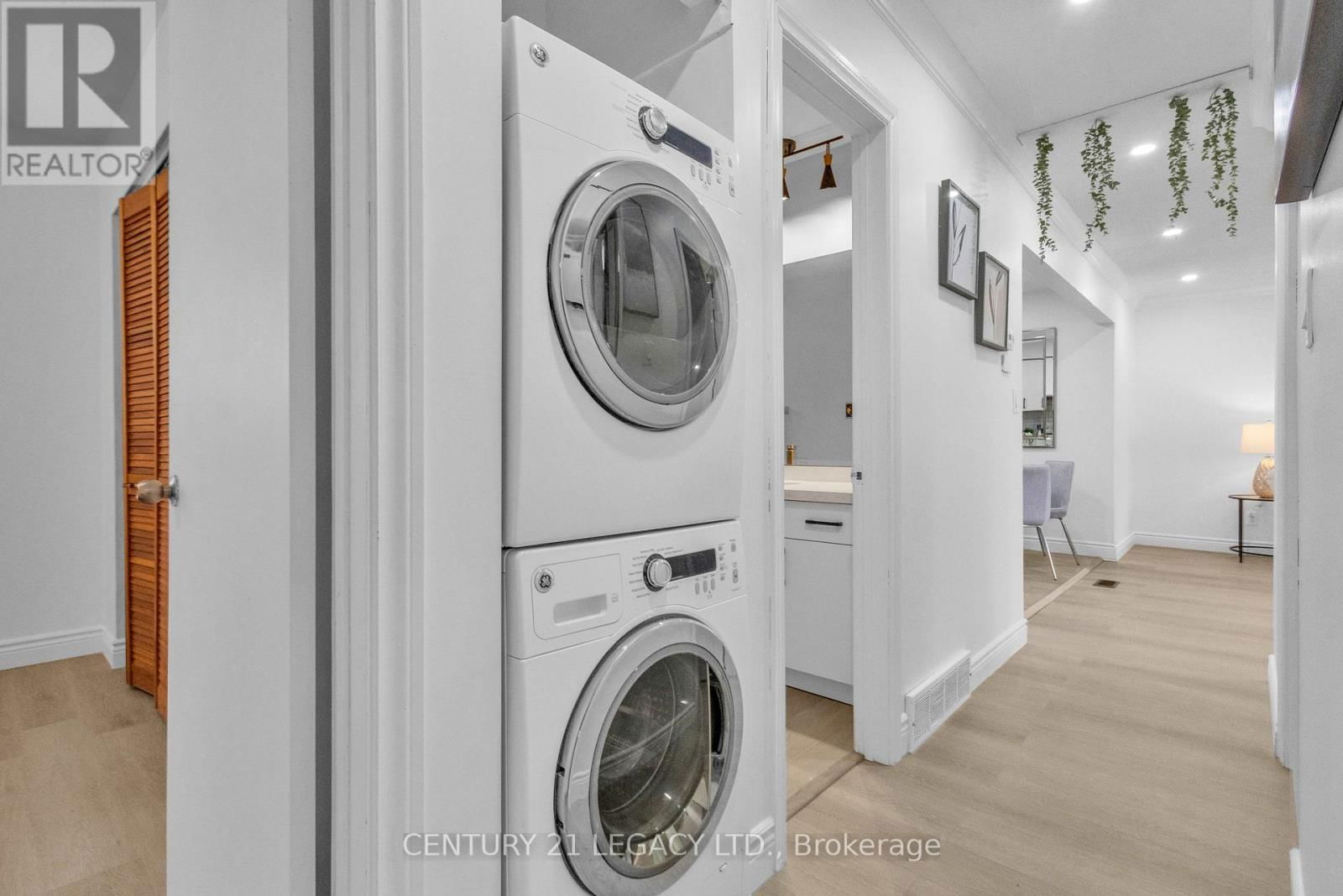 72 FERNDALE AVENUE Image 20