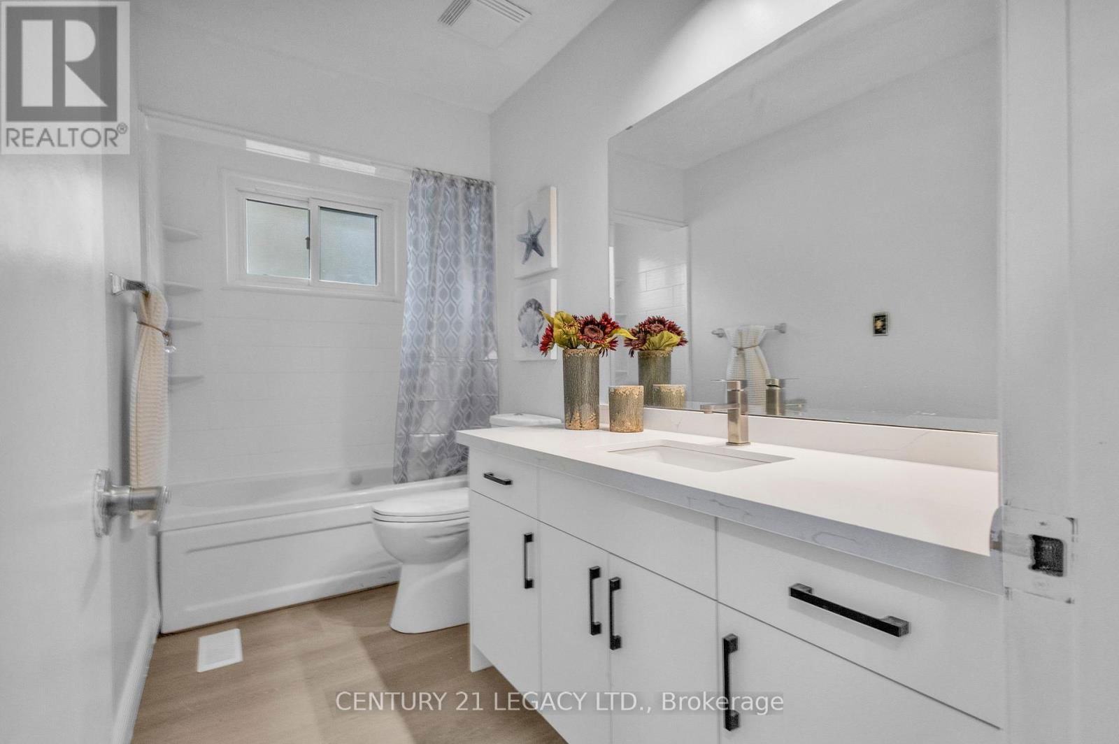 72 FERNDALE AVENUE Image 21