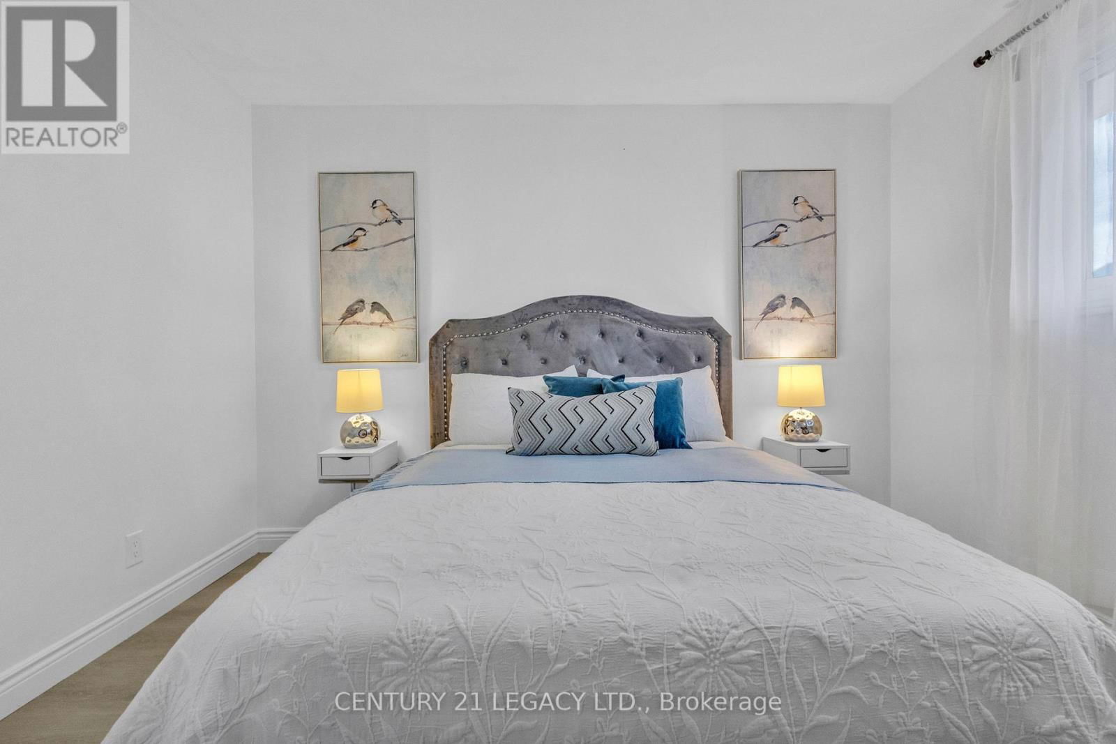 72 FERNDALE AVENUE Image 25