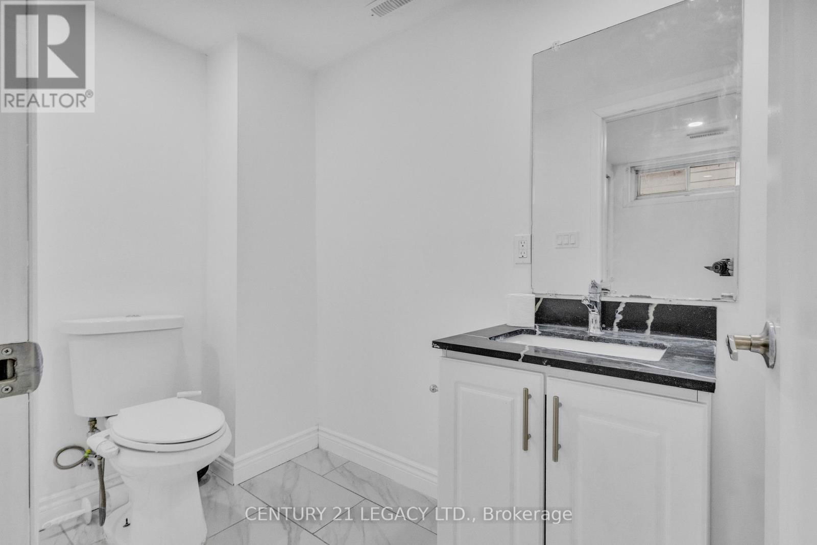 72 FERNDALE AVENUE Image 29