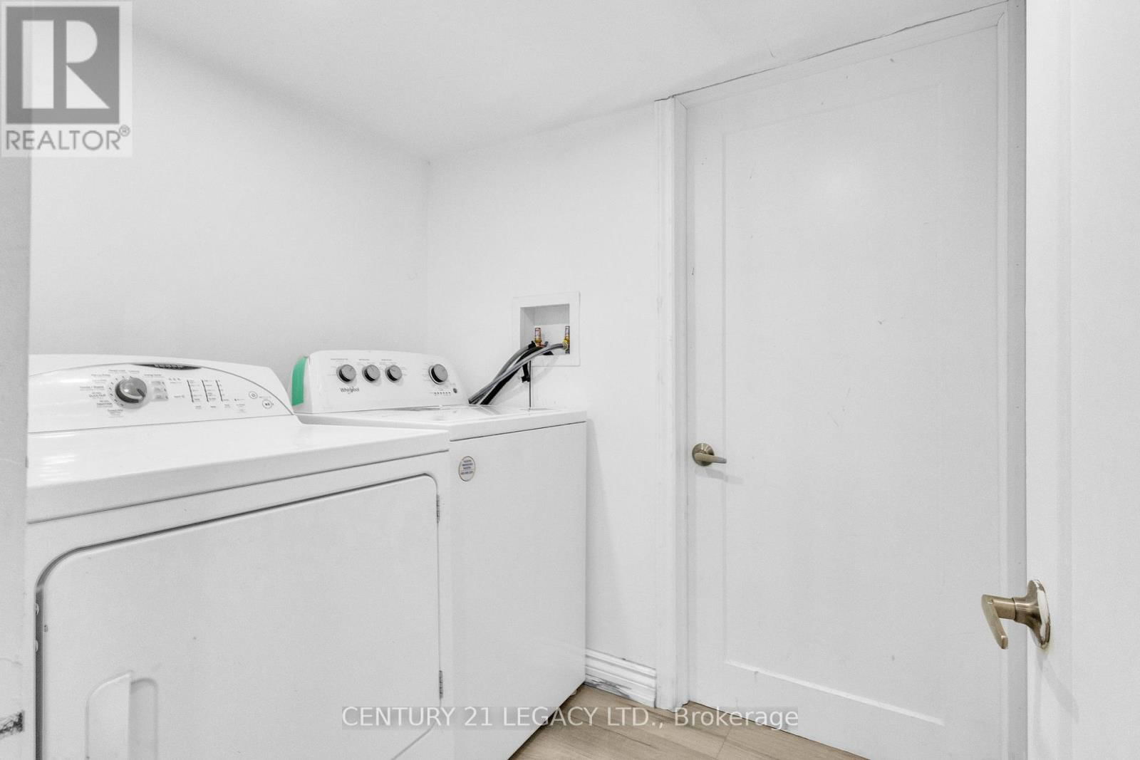72 FERNDALE AVENUE Image 31