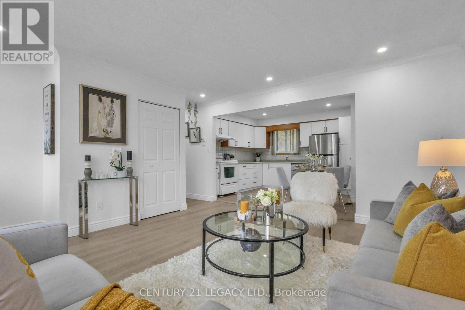 72 FERNDALE AVENUE Image 4