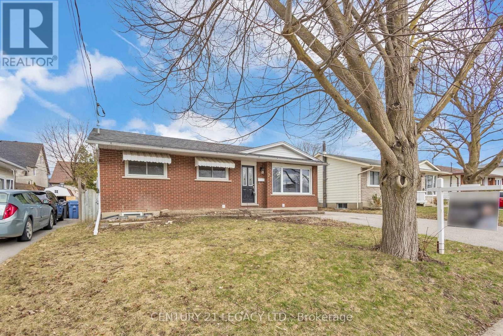 72 FERNDALE AVENUE Image 44