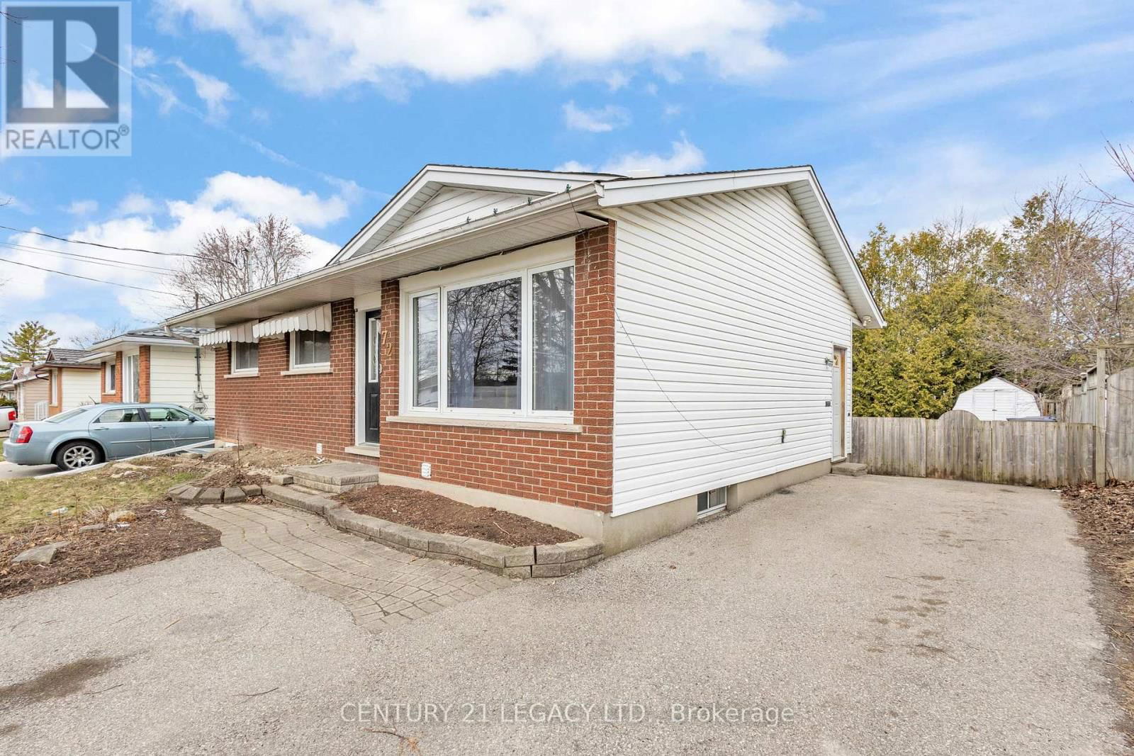 72 FERNDALE AVENUE Image 46