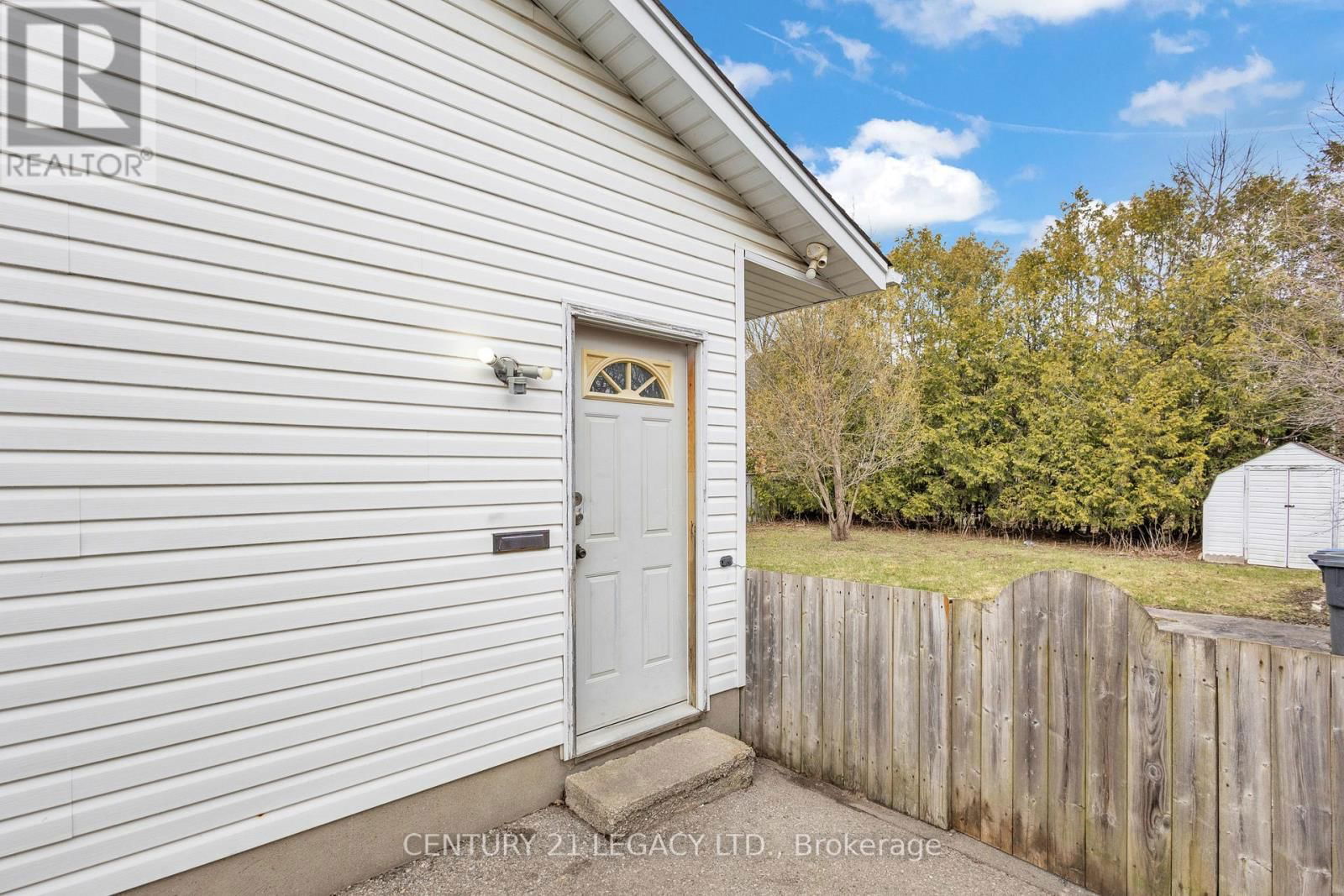 72 FERNDALE AVENUE Image 47