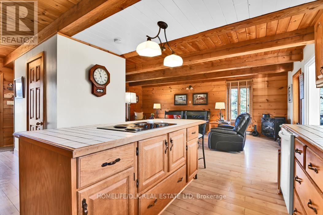 81 TROTTERS LANE Image 12