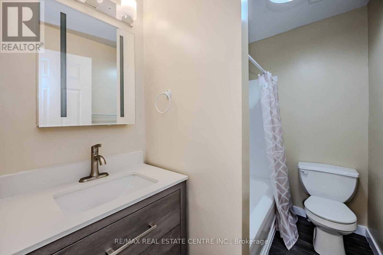 73 ALBANY AVENUE Image 11