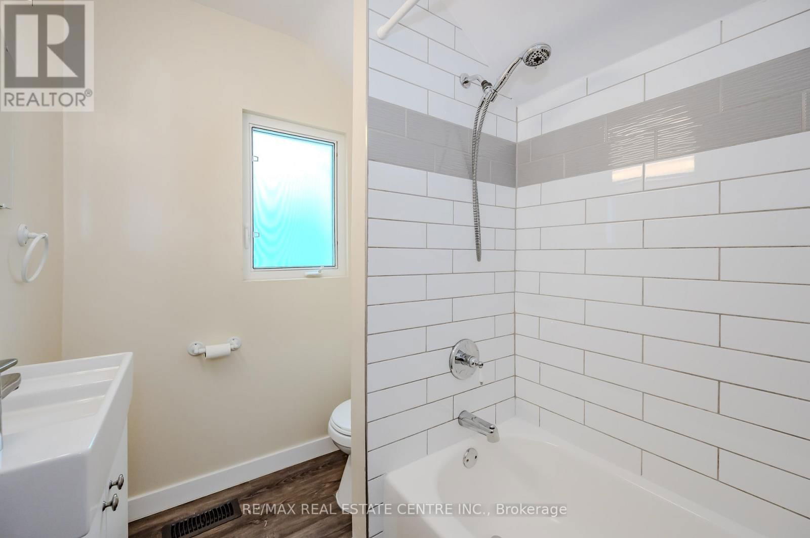 73 ALBANY AVENUE Image 16