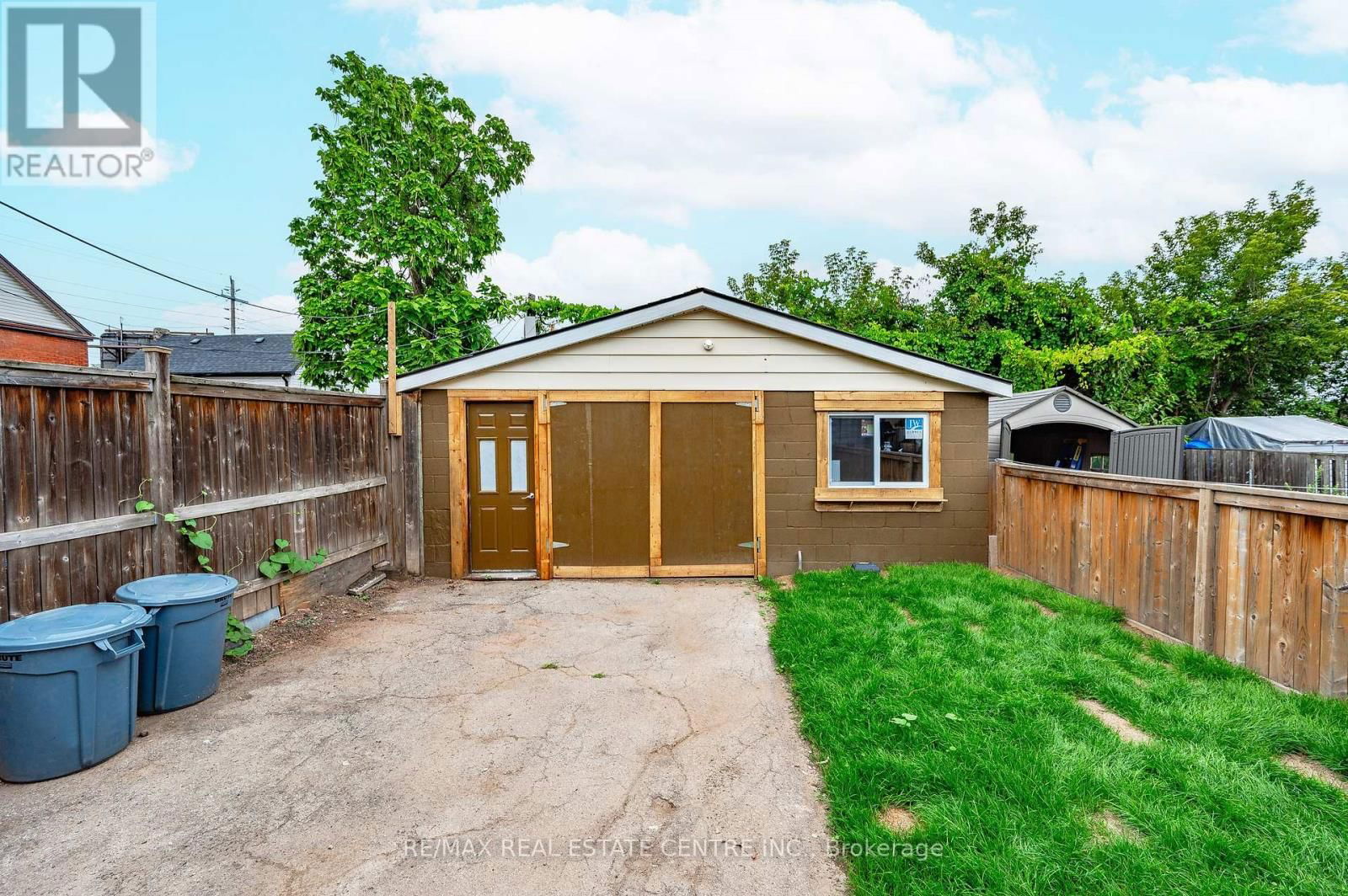 73 ALBANY AVENUE Image 17