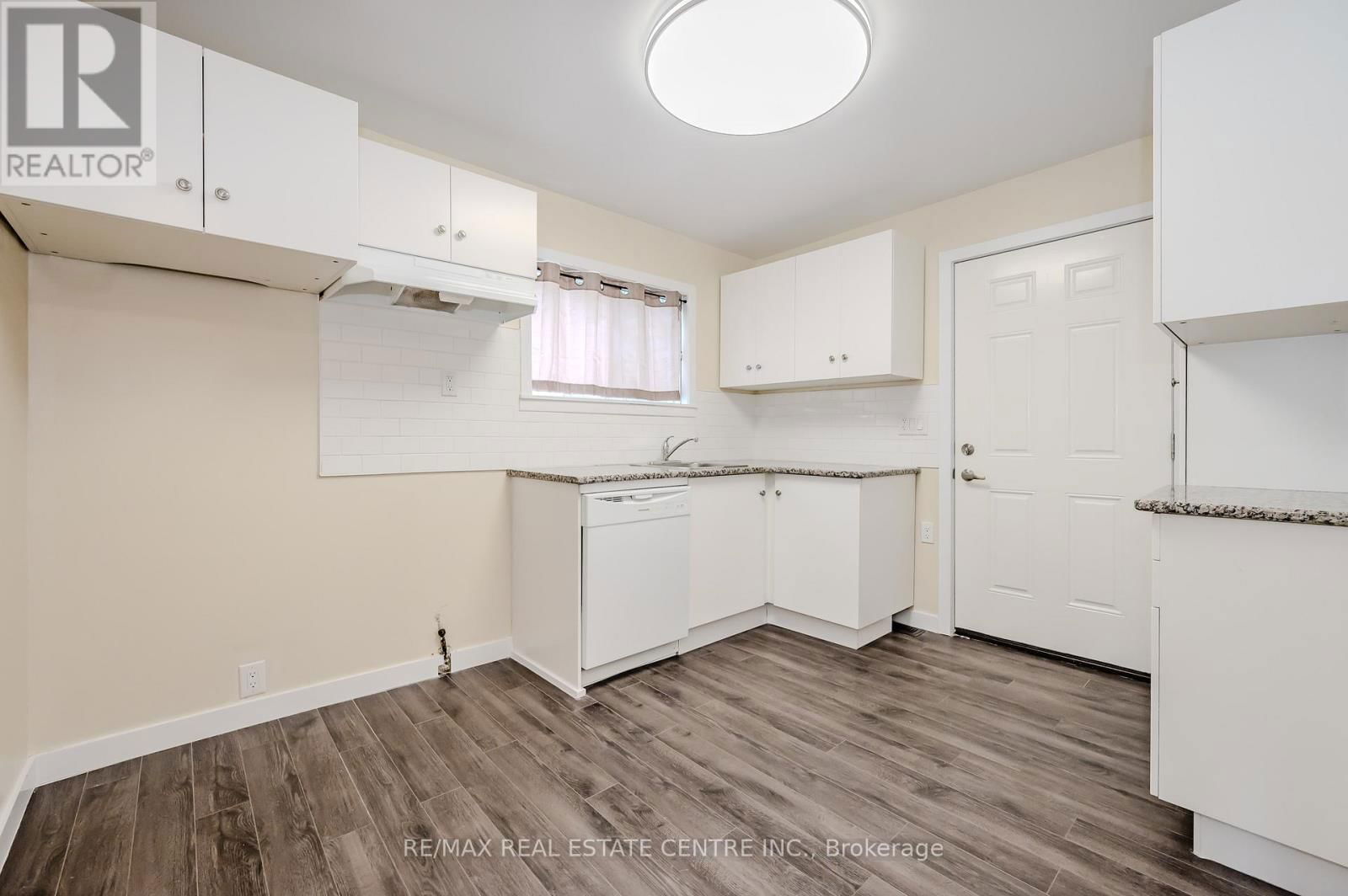 73 ALBANY AVENUE Image 4