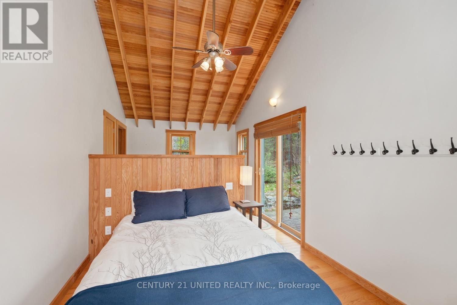 823 MACKIE BAY Image 15