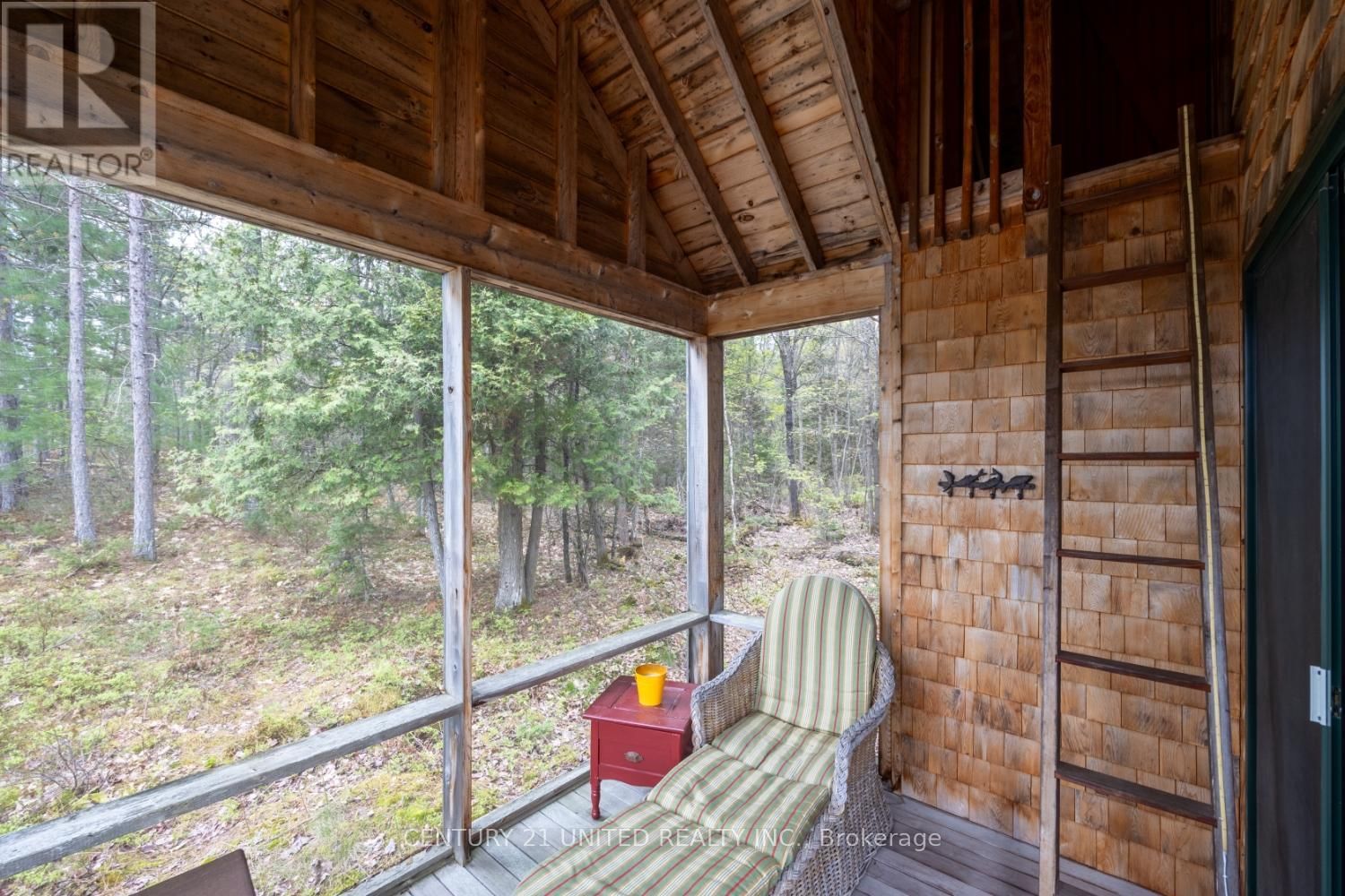 823 MACKIE BAY Image 24