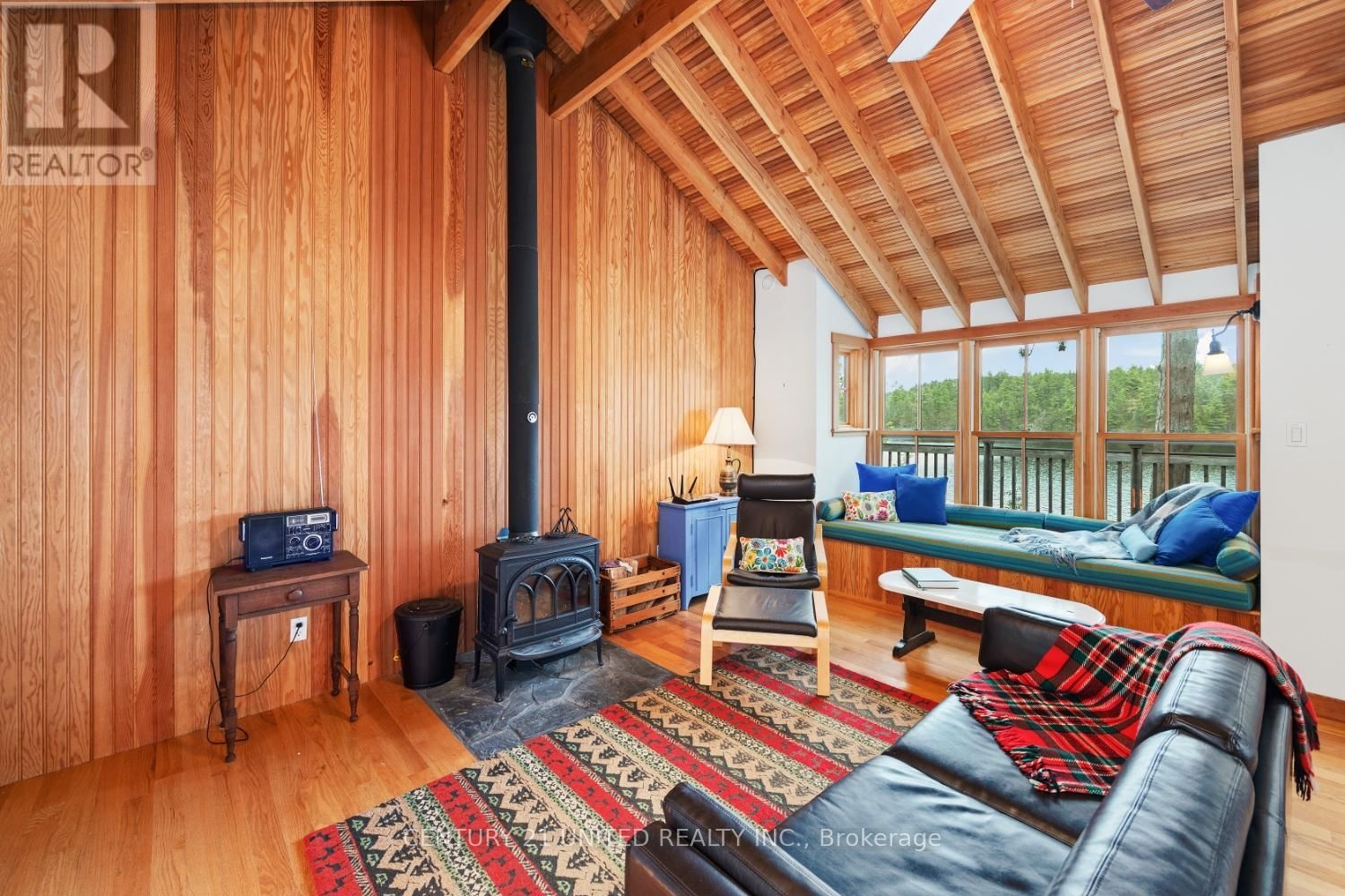 823 MACKIE BAY Image 3