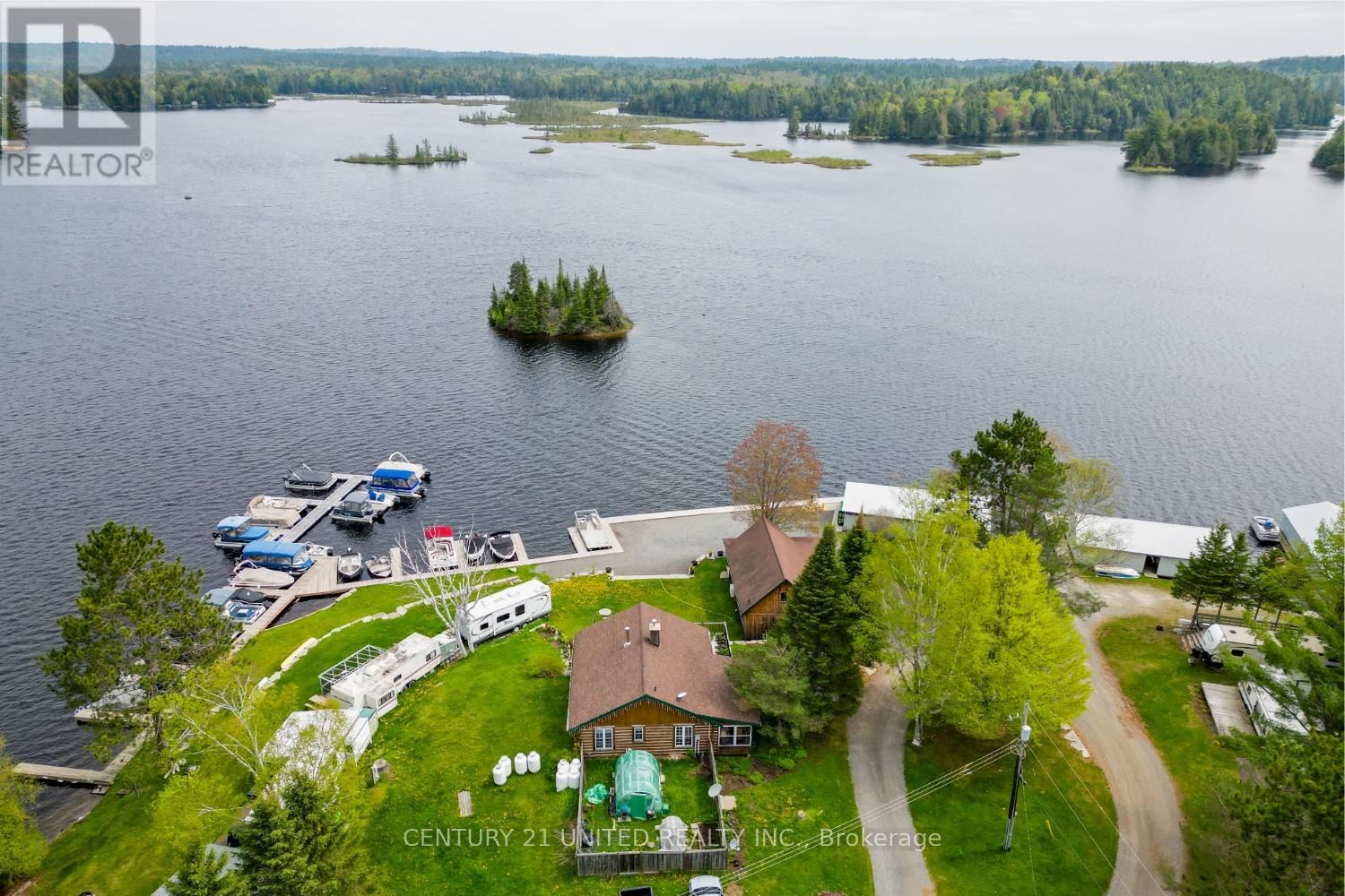 823 MACKIE BAY Image 40