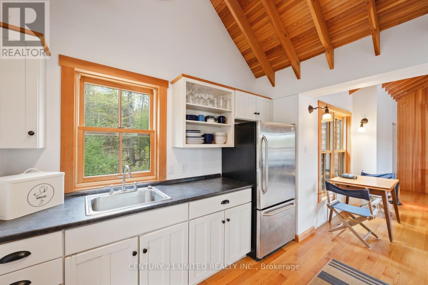 823 MACKIE BAY Image 9