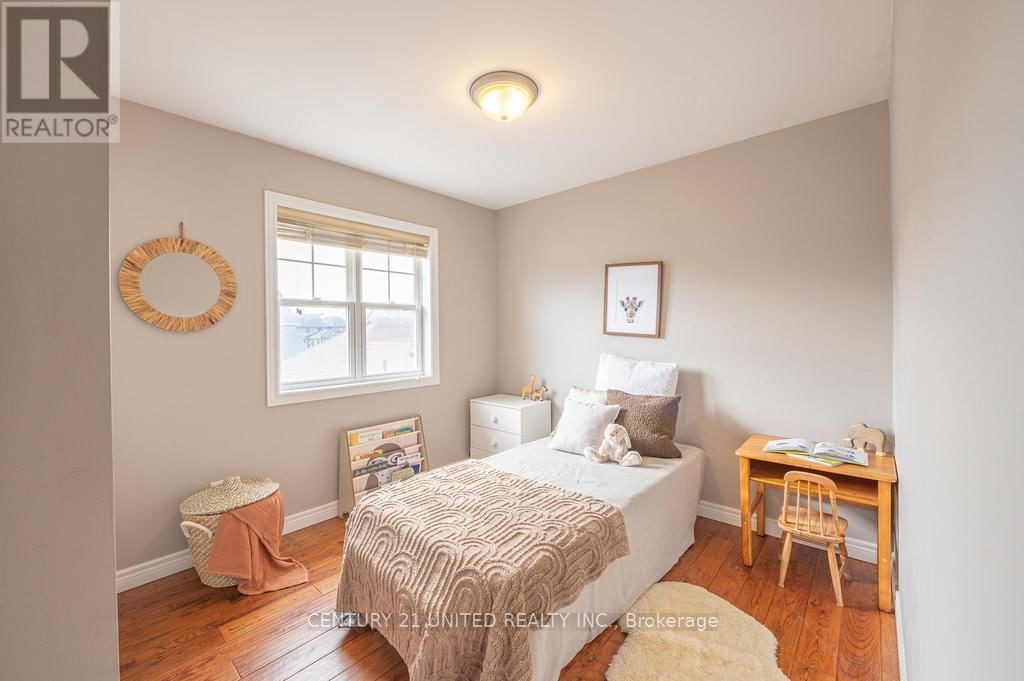 912 BROADWAY BOULEVARD Image 10