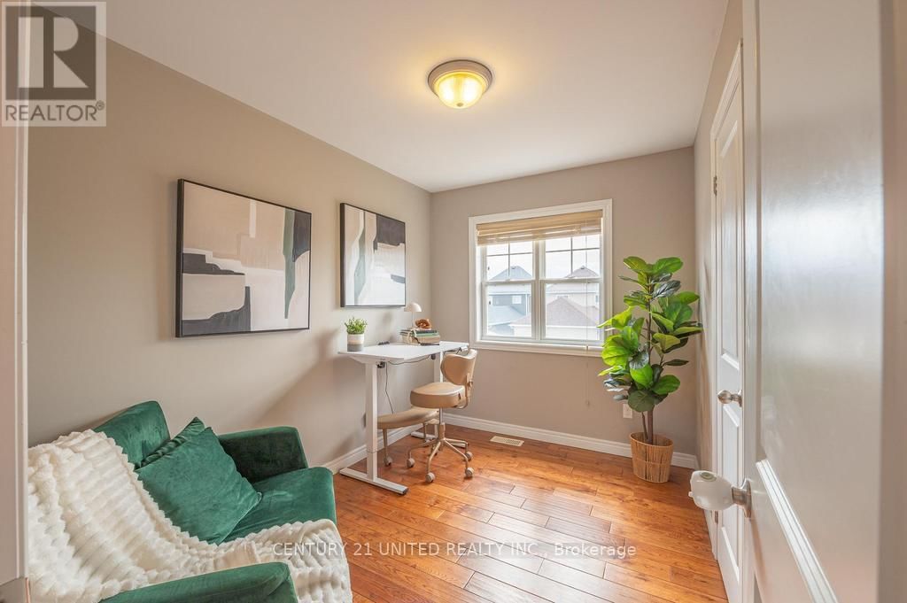 912 BROADWAY BOULEVARD Image 11