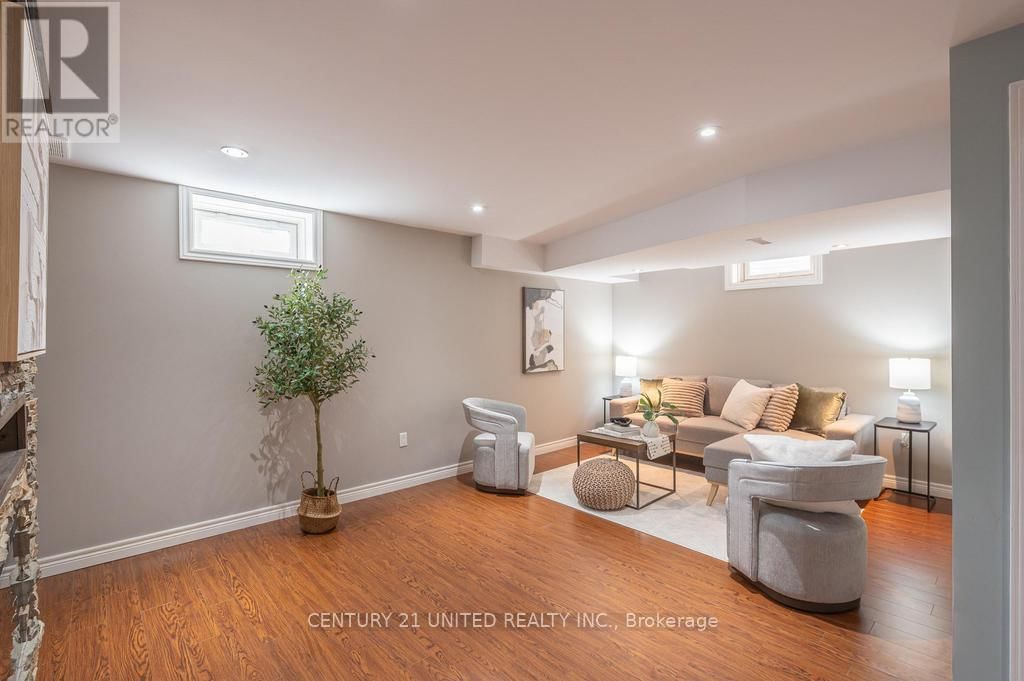 912 BROADWAY BOULEVARD Image 13