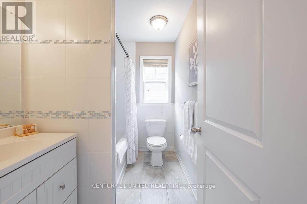 912 BROADWAY BOULEVARD Image 9