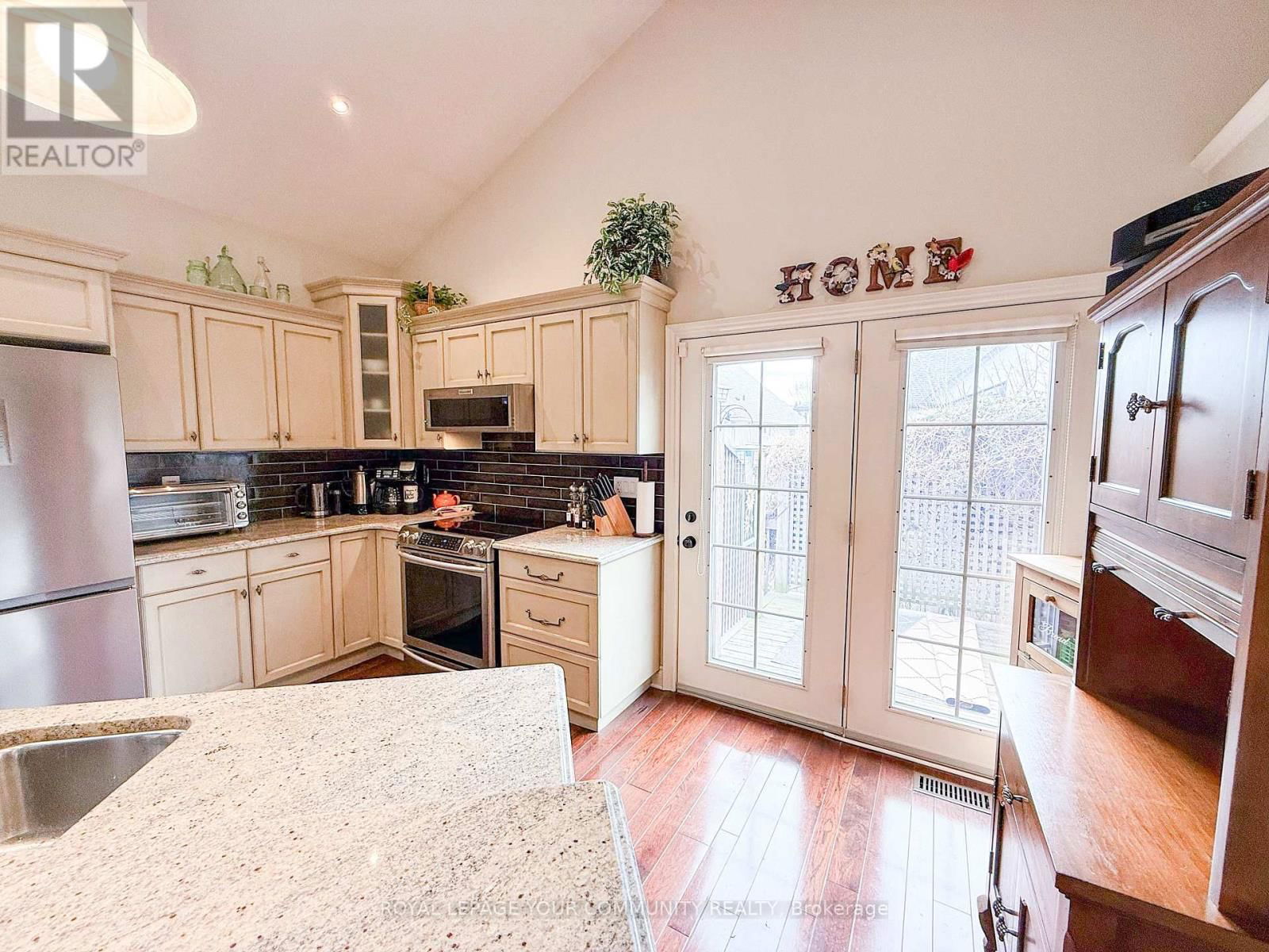61 FRONTIER DRIVE Image 11