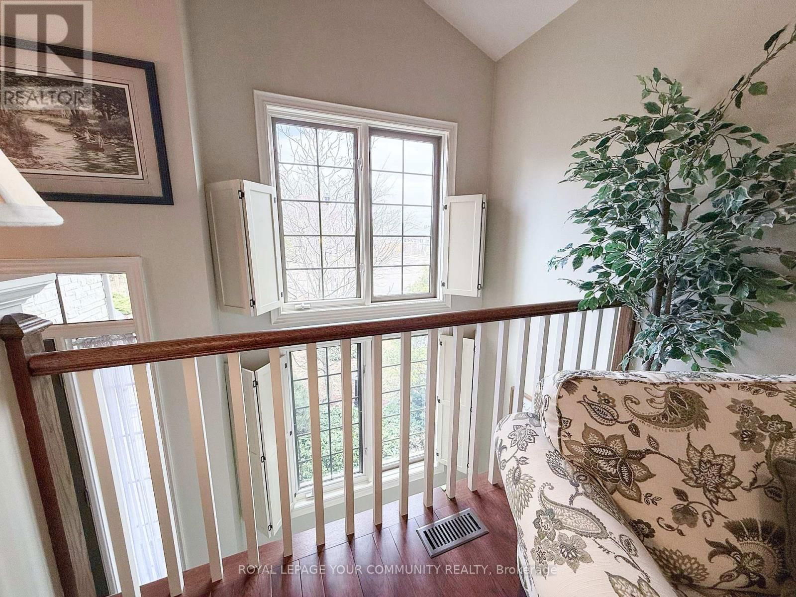 61 FRONTIER DRIVE Image 4