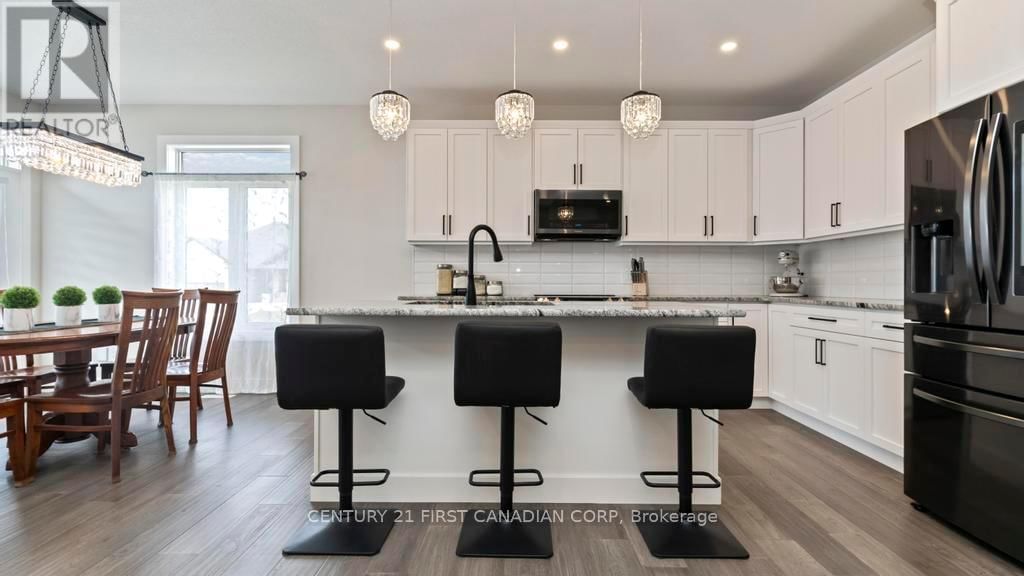 27 ELLIOT STREET Image 11