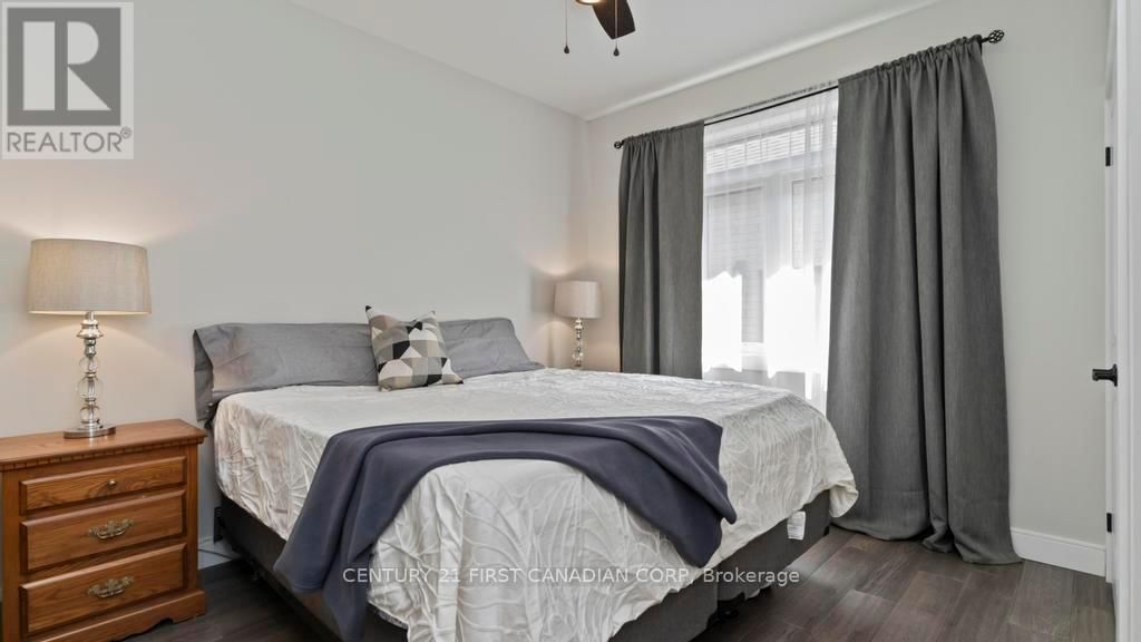 27 ELLIOT STREET Image 21