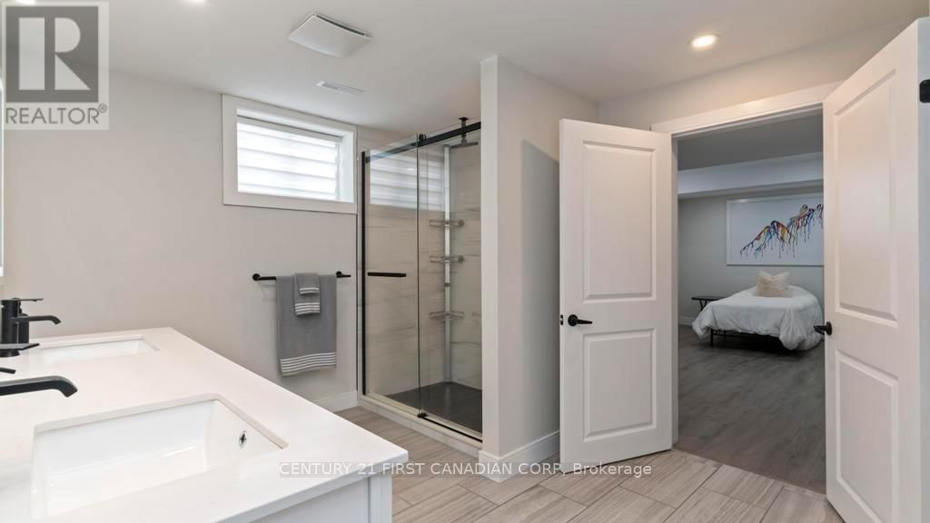 27 ELLIOT STREET Image 28