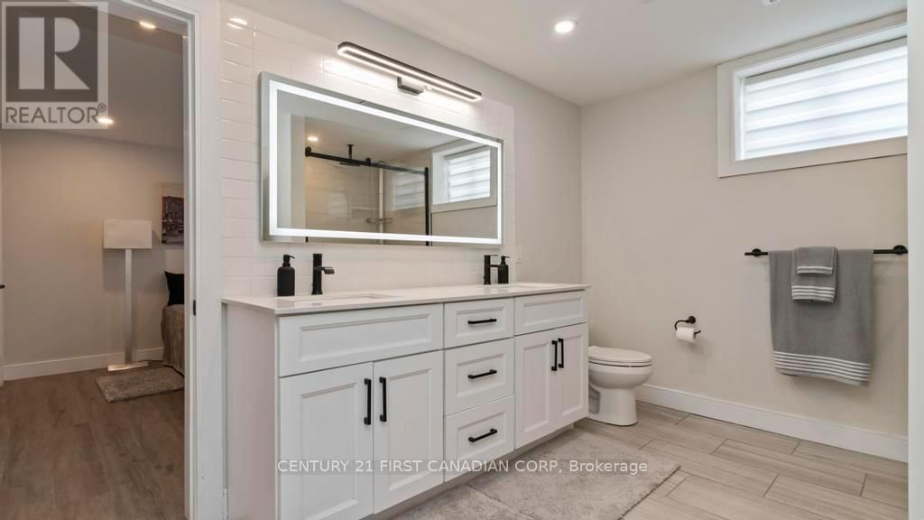 27 ELLIOT STREET Image 29