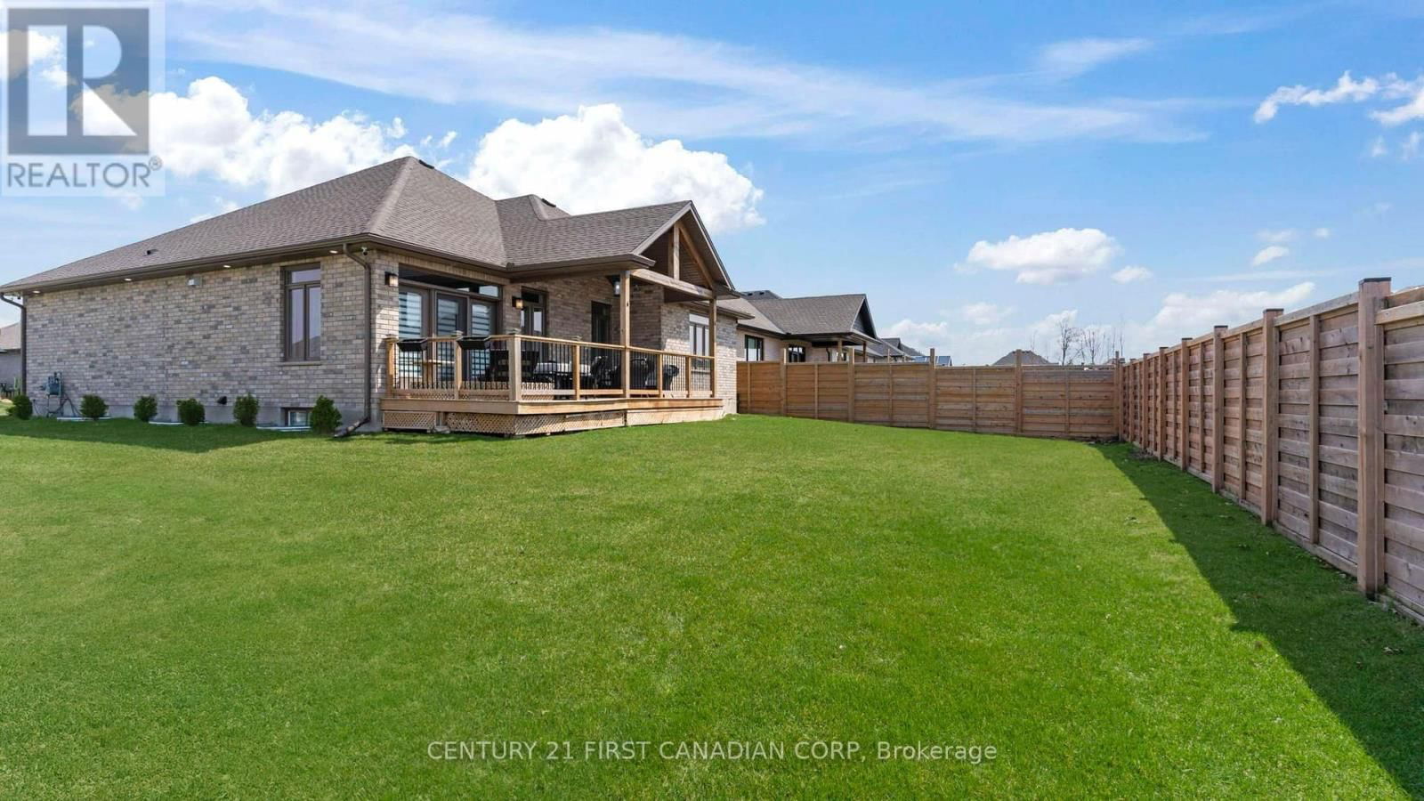 27 ELLIOT STREET Image 33
