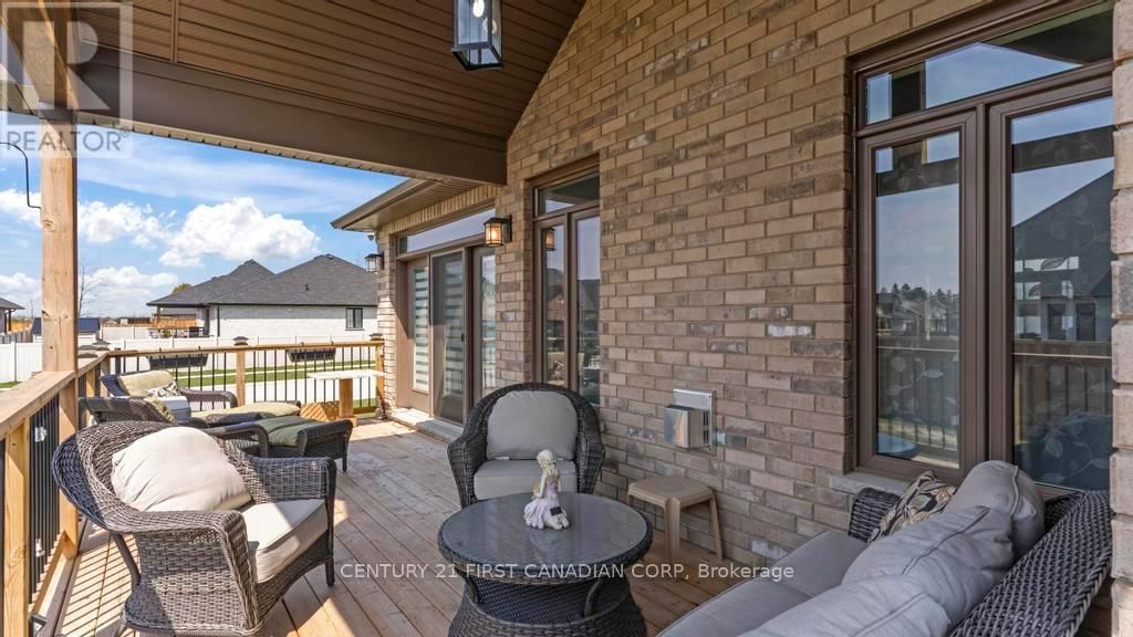 27 ELLIOT STREET Image 34