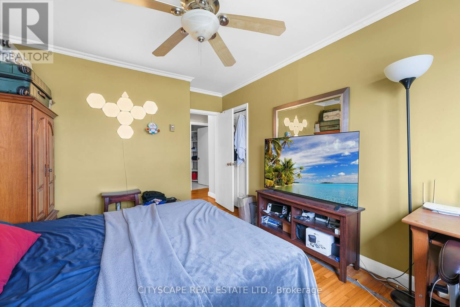 17 RITA STREET Image 19