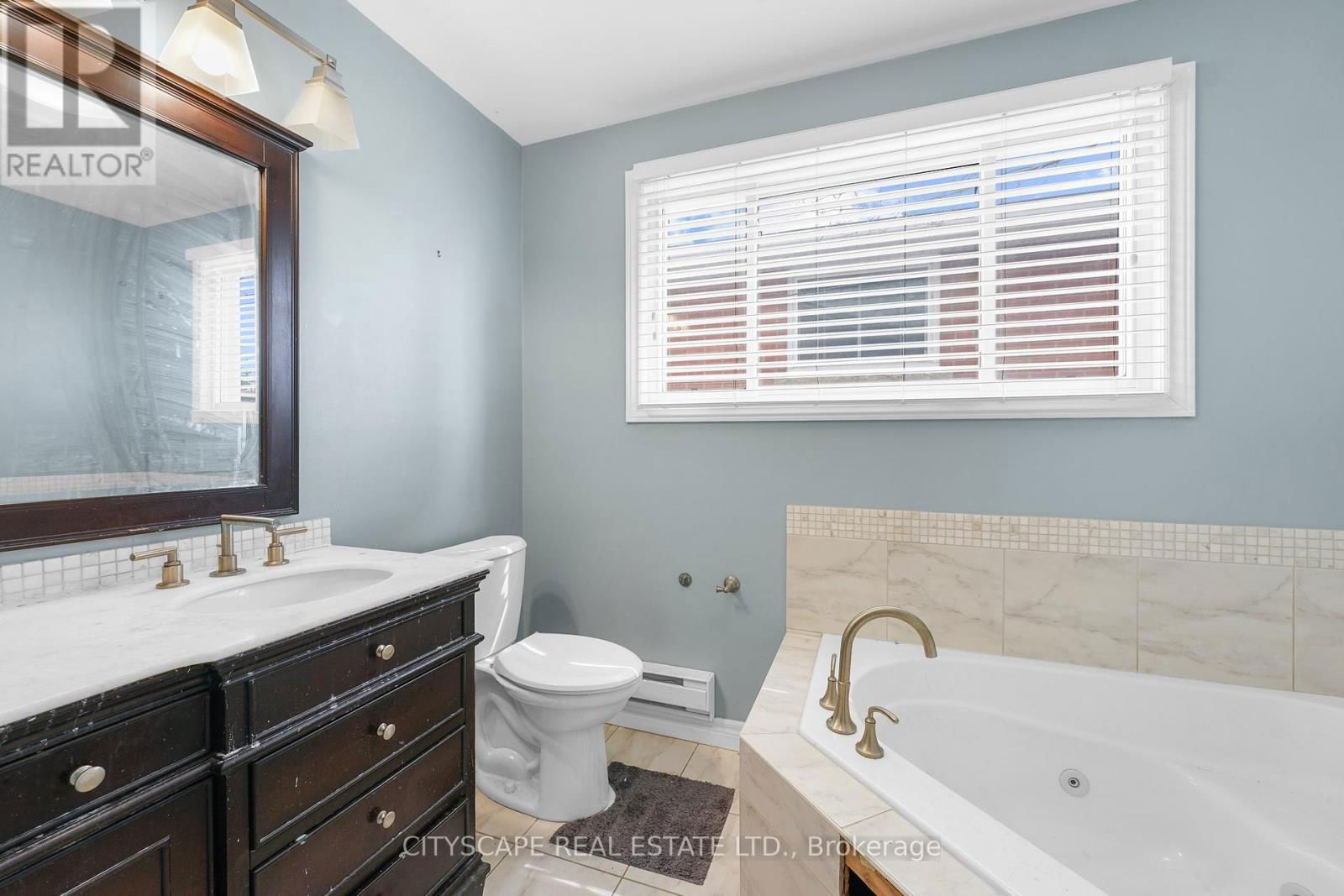 17 RITA STREET Image 22