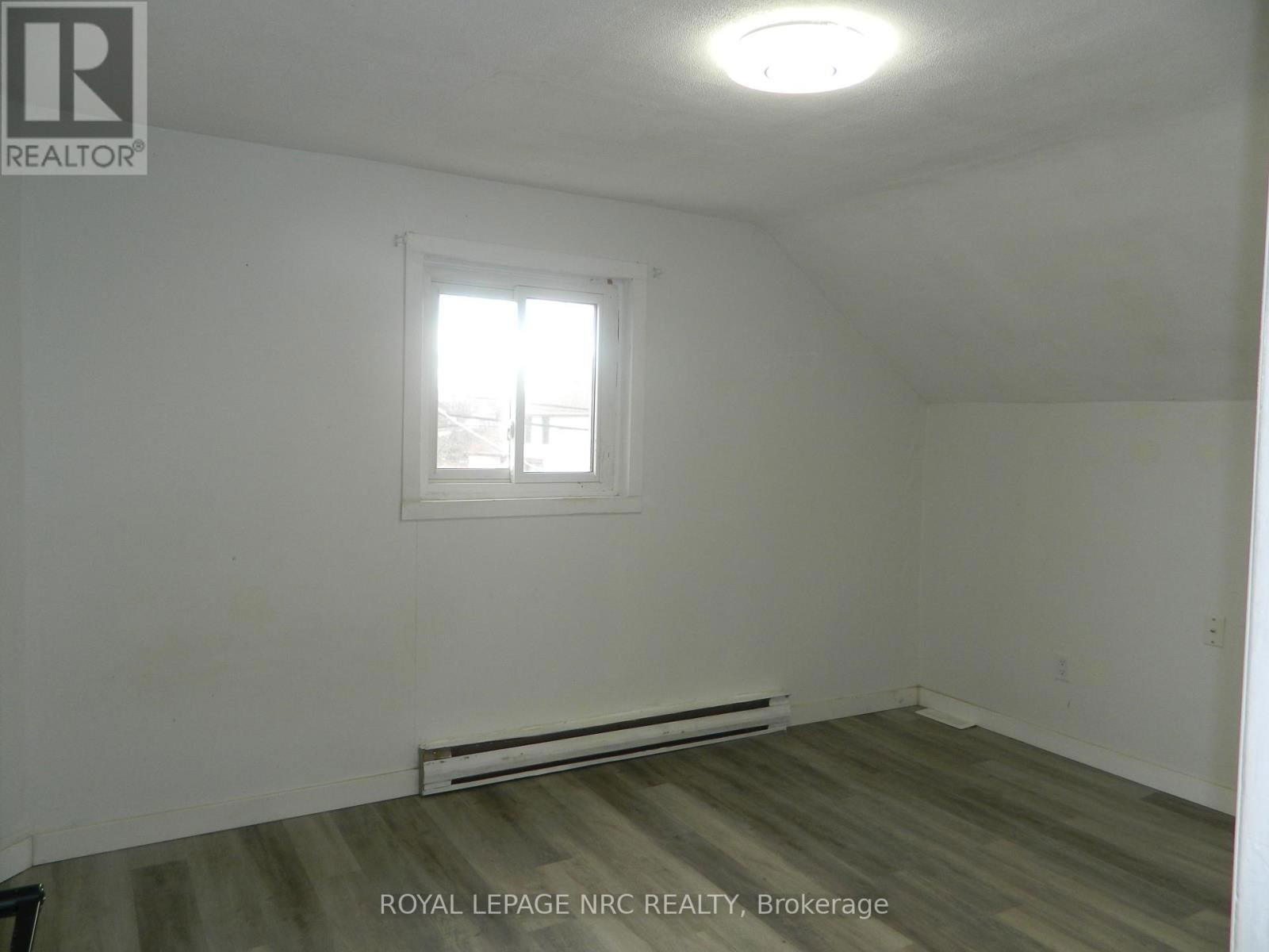 210 PHIPPS STREET Image 12