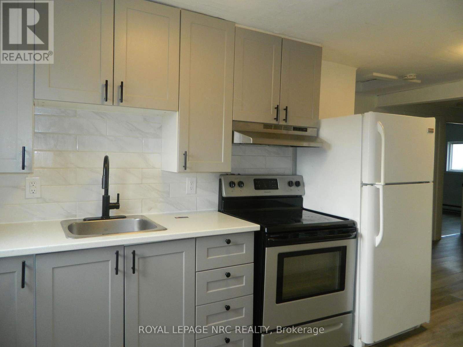 210 PHIPPS STREET Image 5