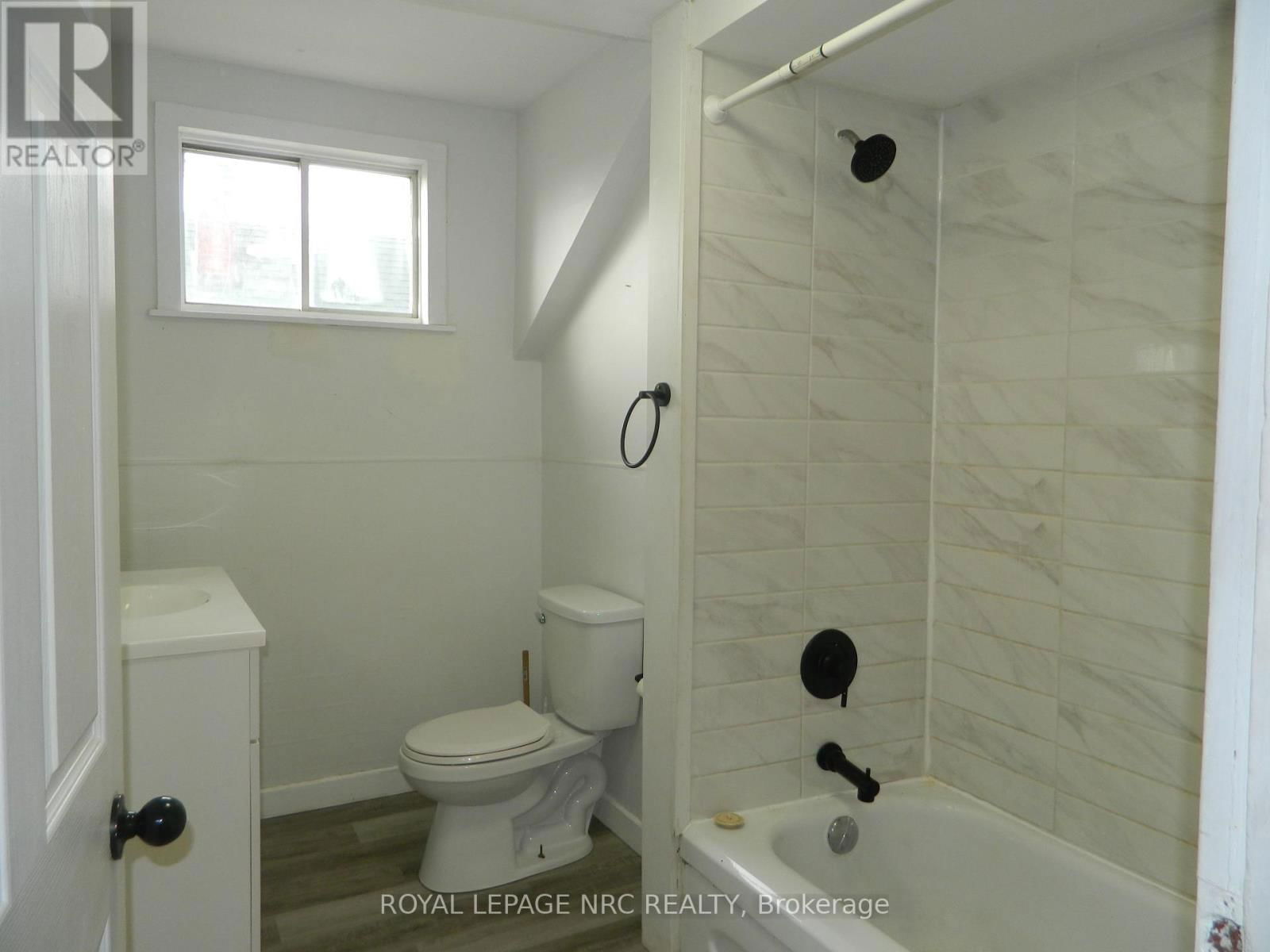 210 PHIPPS STREET Image 6