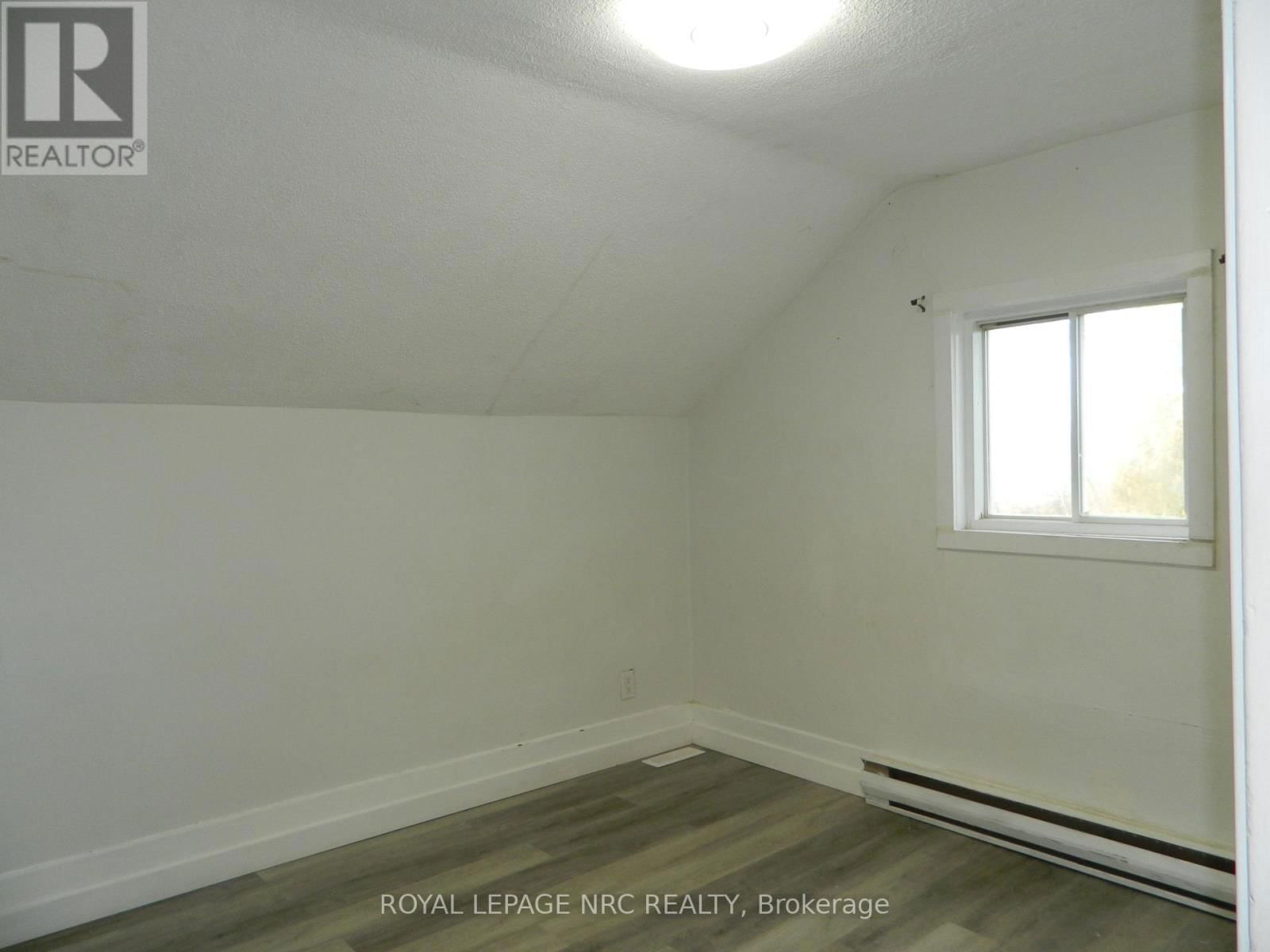 210 PHIPPS STREET Image 9
