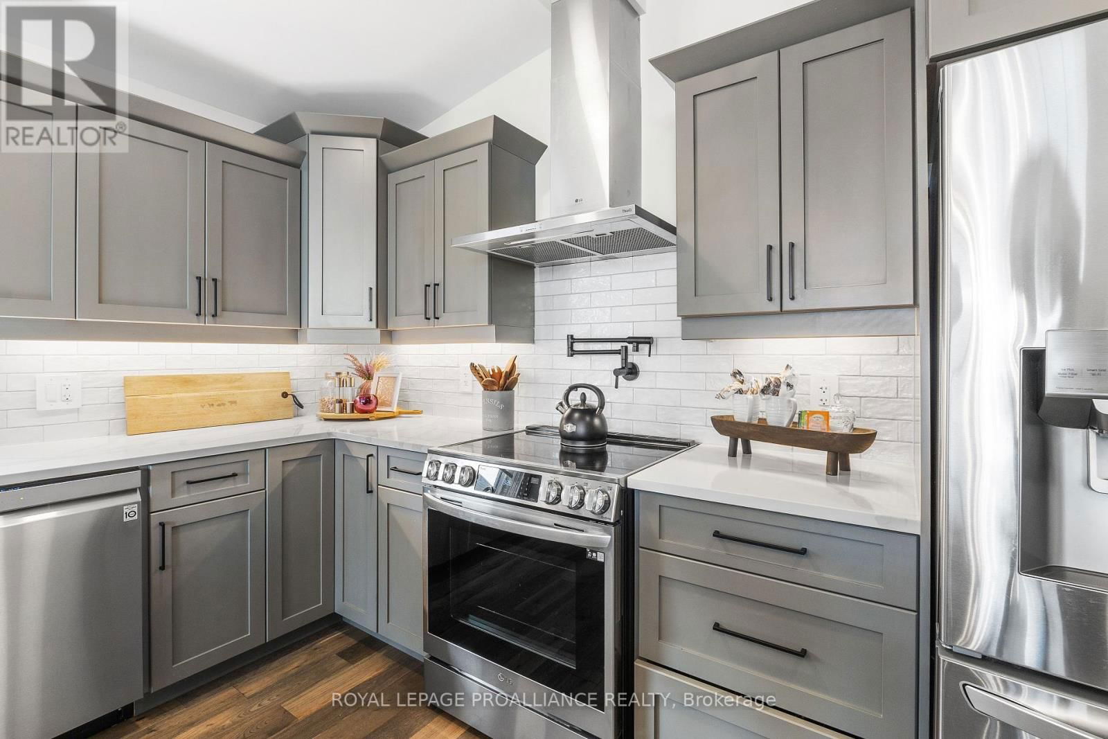 24 CARDINAL COURT Image 10
