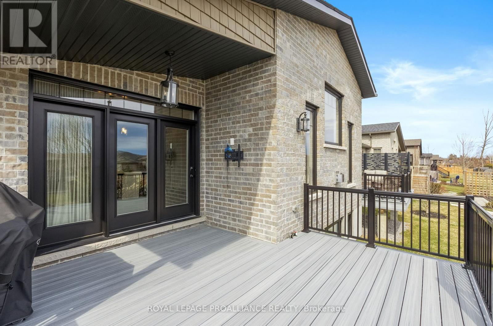 24 CARDINAL COURT Image 17