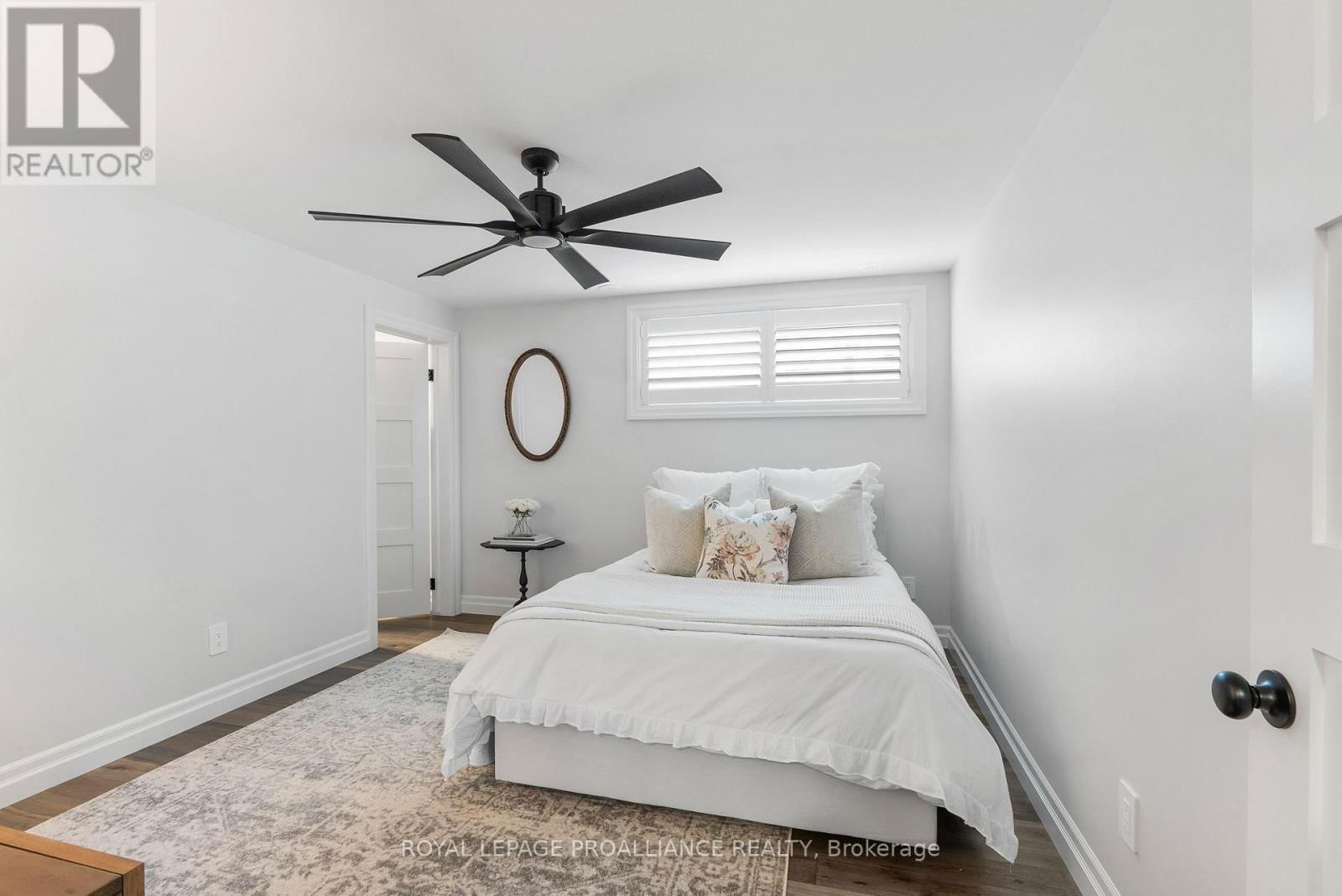 24 CARDINAL COURT Image 38