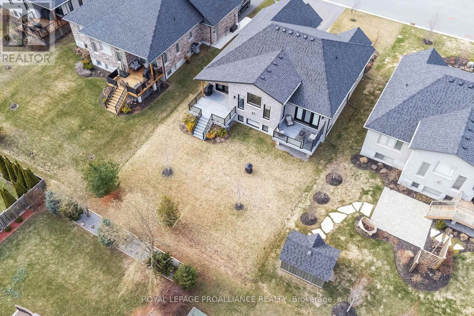 24 CARDINAL COURT Image 44
